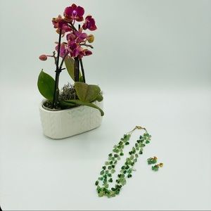 Emerald green necklace & earrings